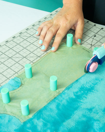 PRE-ORDER: Sew Magnetic 12" x 18" Self-Healing Cutting Mat + 6 Boosters