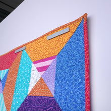 Cargar imagen en el visor de la galería, Quik Hang Magnetic Quilt Hanging System by SewTites